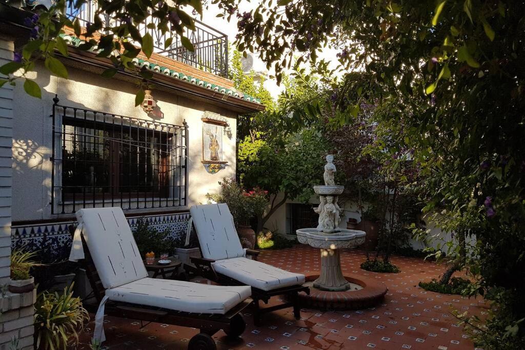 Casa con jardín GRANADA, fácil aparcamiento calle