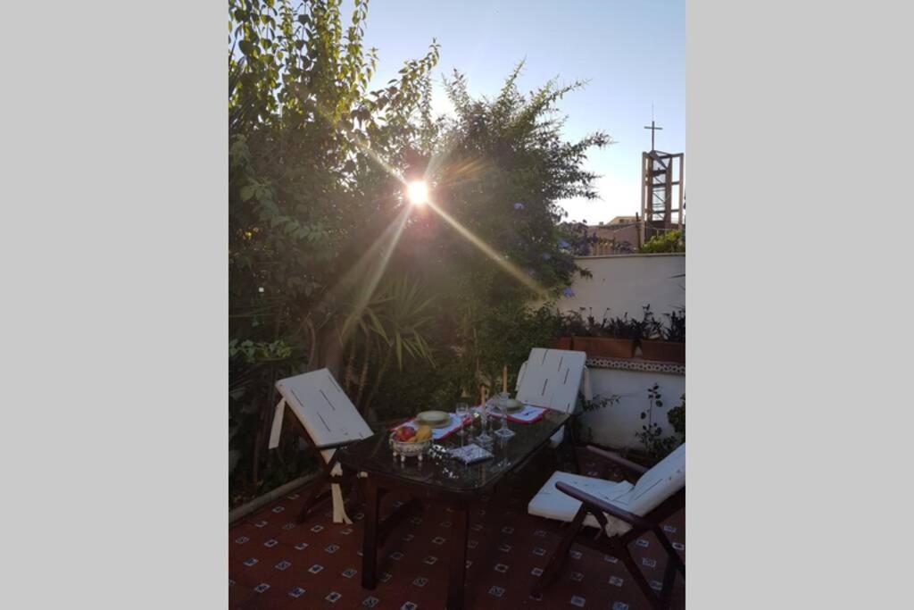 Сasa de vacaciones Casa con jardín GRANADA, fácil aparcamiento calle *